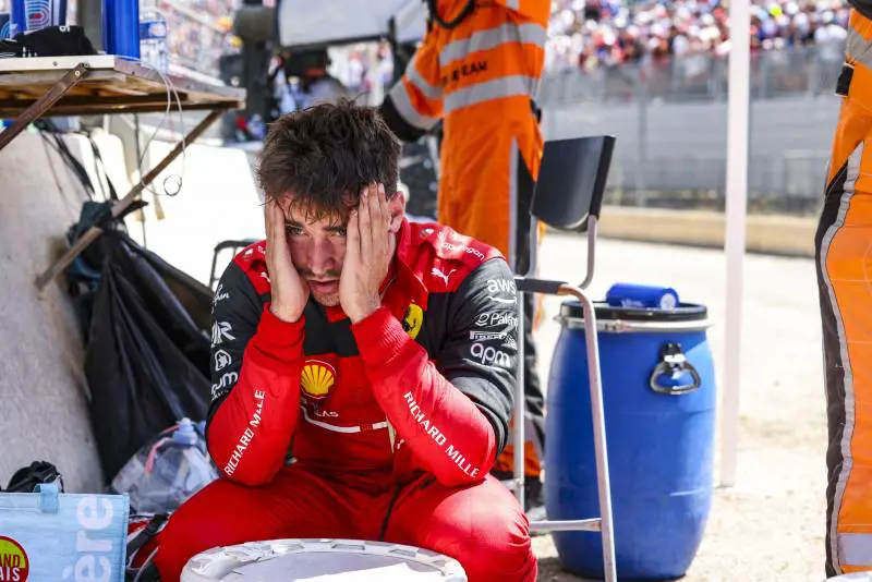 Il sogno di Leclerc rimbalza contro un muro di gomme