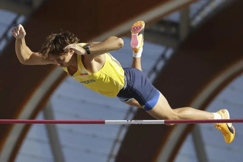 Un volo da record. E Duplantis salta al secondo piano di casa