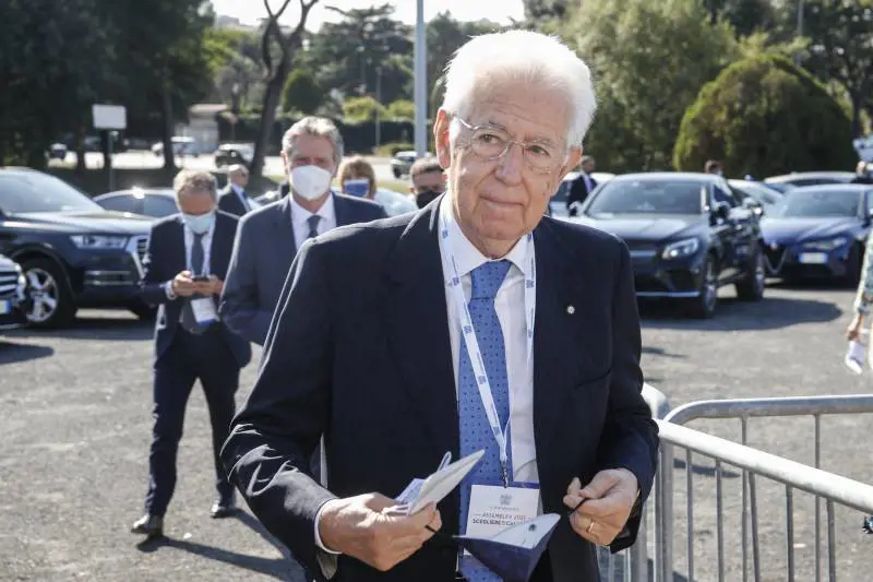 "Stiano zitti": La bordata di Monti contro il governo