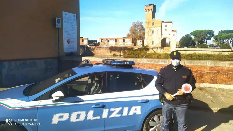 Una volante della polizia a Pisa