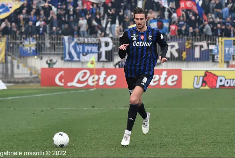 Il primo italiano che va a giocare nell'Ajax: è Lorenzo Lucca