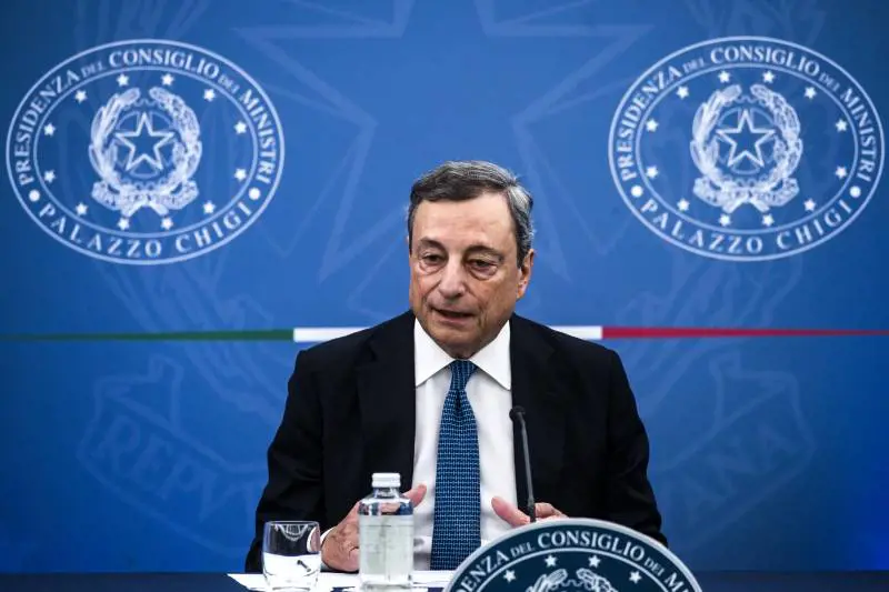 Mini-taglio delle tasse e aiuti per le bollette. Sul tavolo 14 miliardi
