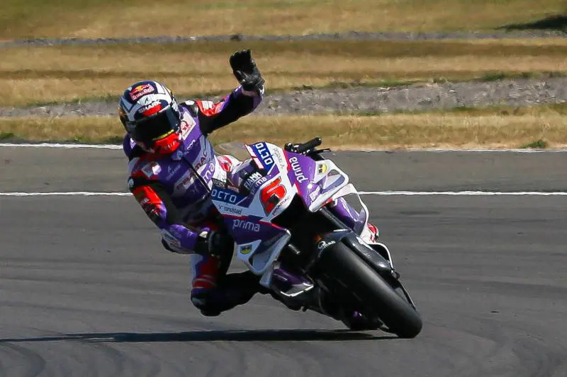 Nove moto nelle prime dieci. L'Italia fa la voce grossa