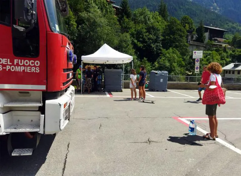 Courmayeur senz'acqua. Turisti in coda ai market e disdette negli hotel
