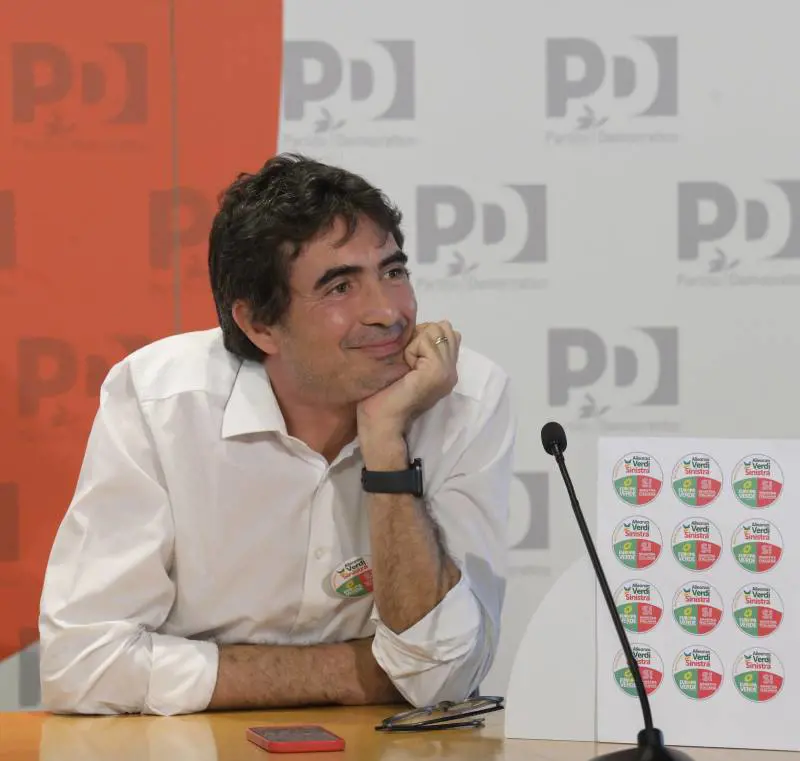 Verdi e Fratoianni prendono tempo. E Soumahoro si fa "processare" da La7