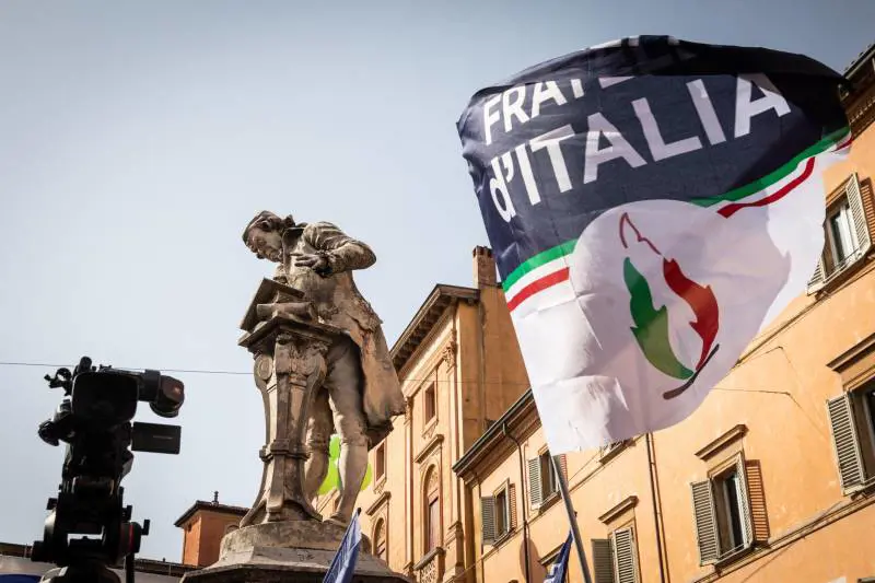 Smontato il fango su Fratelli d'Italia. Ma la sinistra rimane muta