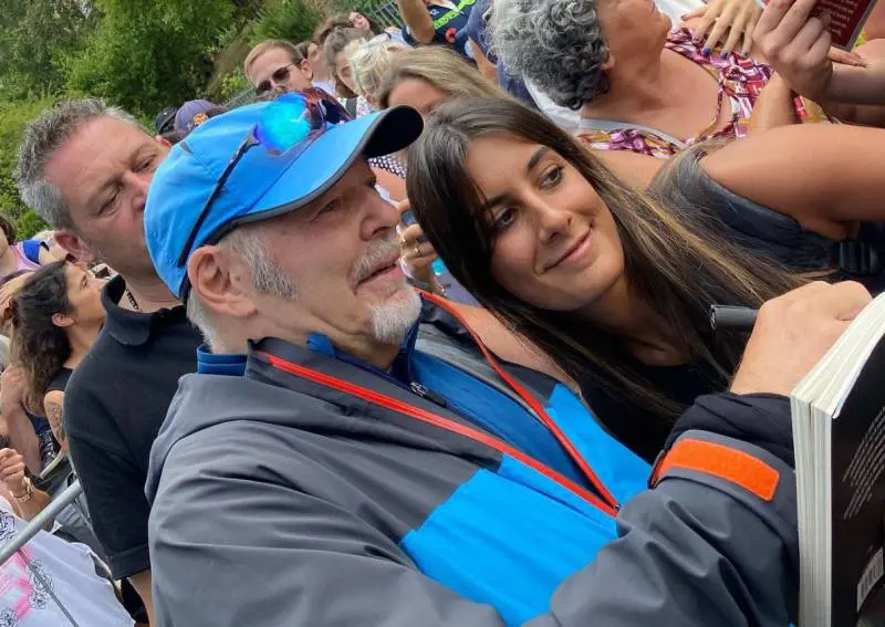 "Sono disponibile, ma...". Vasco ammonisce i fan troppo invadenti