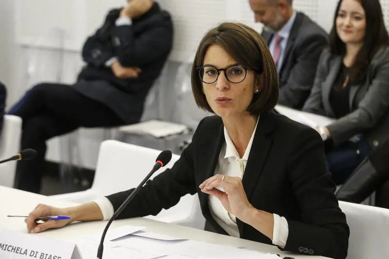 Le "mogli di..." si offendono ma non mollano i seggi sicuri