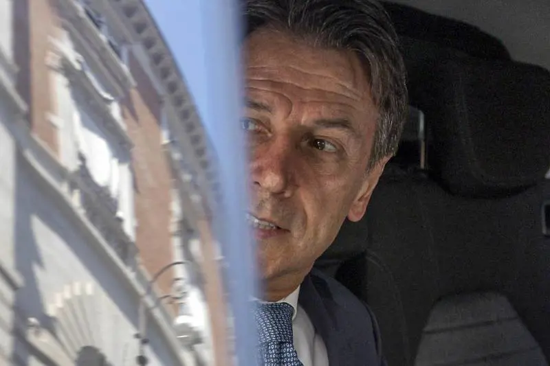 La lunga mano "dimaiana" sulle parlamentarie M5s: "Fornite indicazioni di voto"