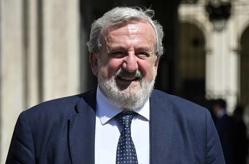 Ora pure i leader fanno i bulli ed evocano sangue e botte