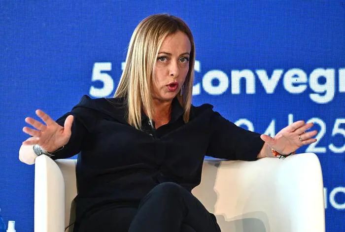 Altro che ombre russe. La Pravda a gamba tesa sulla Meloni: "Creerà solo il caos"