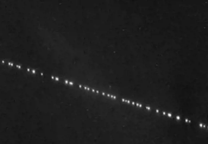 Una scia luminosa nel cielo: ecco cos'è successo questa notte