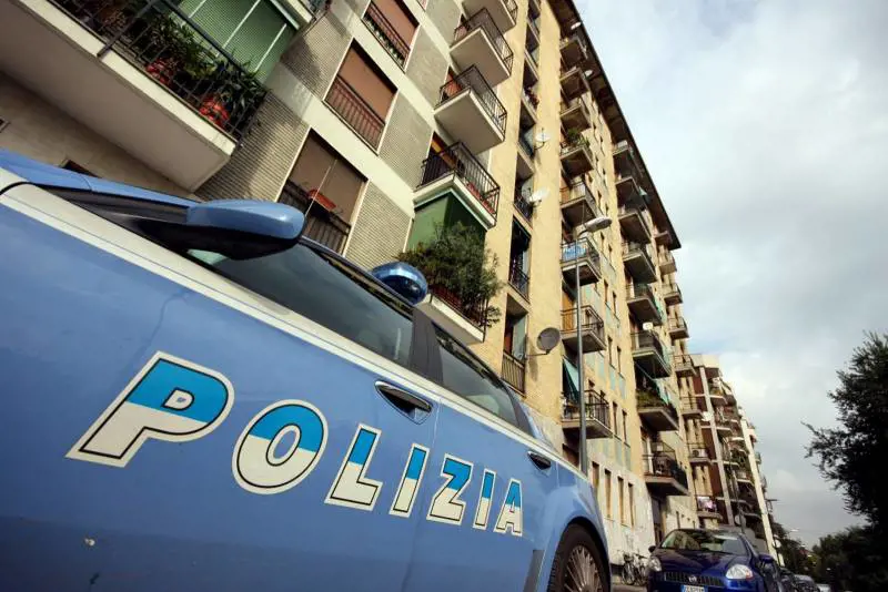 Violentata in centro e in pieno giorno. Arrestato un marocchino di 26 anni