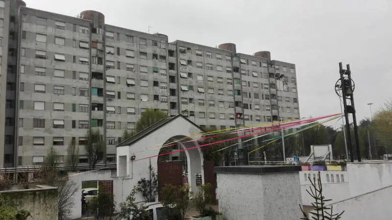 "Il 64% degli aiuti agli stranieri". Così Sala favorisce gli immigrati