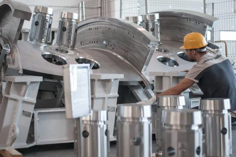 Imprese, vincono le medie: ricavi in crescita del 3,5%