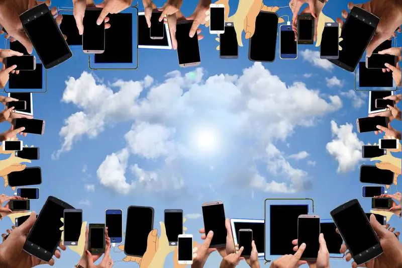 Ecco quali smartphone emettono più radiazioni