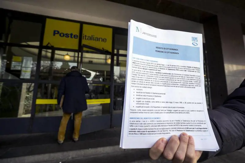 Scatta la stretta sul reddito di cittadinanza: respinte 240mila domande