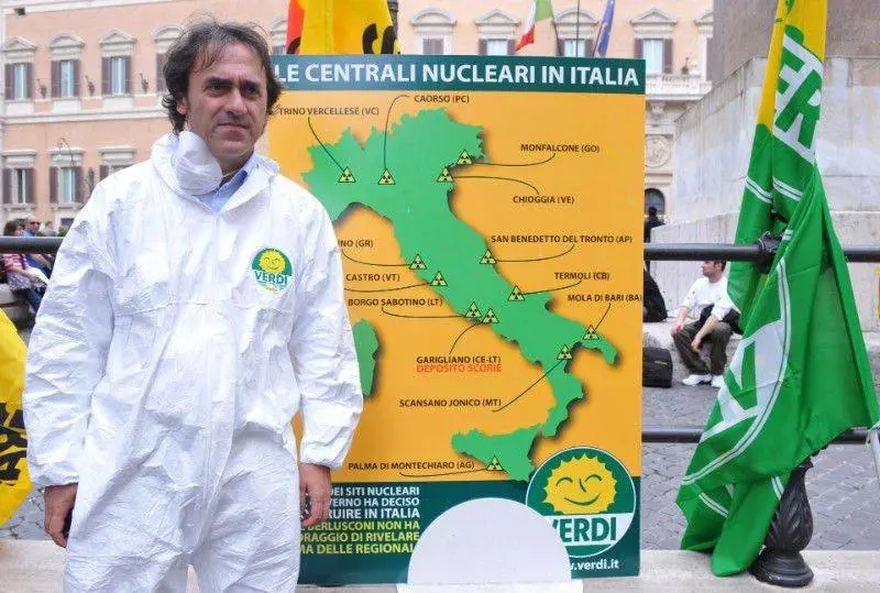Il "pm" Bonelli denuncia tutti. Ma si dimentica di Soumahoro