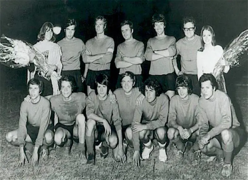 Formazione della squadra cantanti nel 1969 con madrine Caterina Caselli e Nada