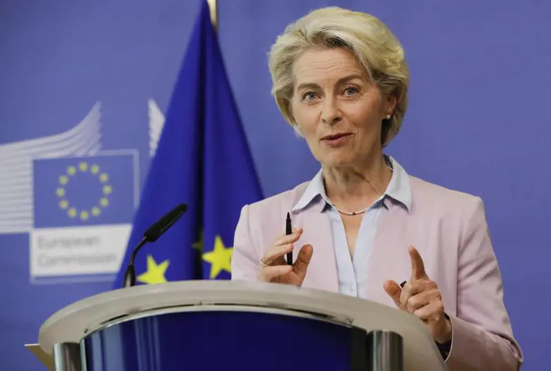 L'Ue: nessun rischio se il centrodestra andrà al governo. "Ma varate il Mes"