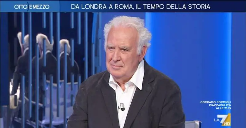 "Conte ha cambiato idea. Draghi? Ha spinto per scissione M5s". Santoro senza freni