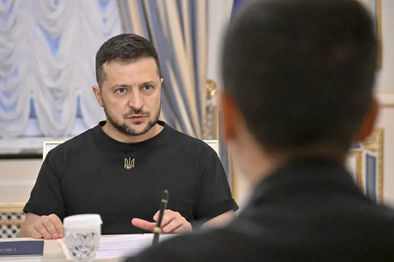 Subito il vertice d'urgenza del G7 (con Zelensky). Meloni: "Ogni missile isola ulteriormente Putin"