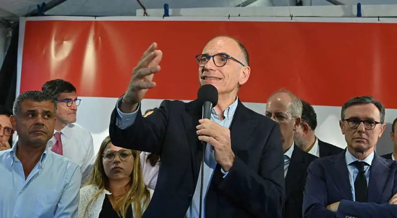 Promesse ai notabili dem. Così Letta blinda i "rivali" per proteggere la poltrona