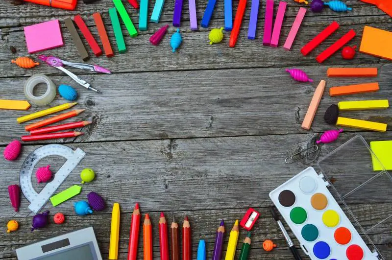 Oggi si torna a scuola: ecco quanto ci costa la stangata nello zaino
