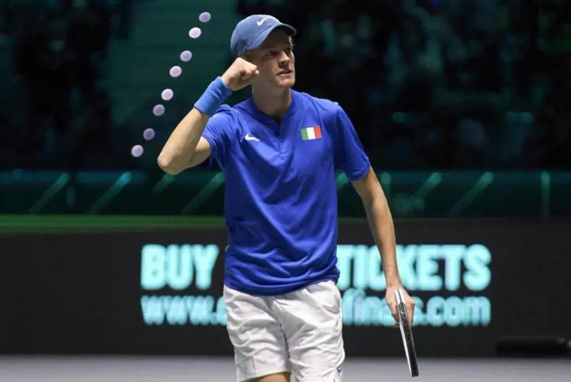 Sinner fatica, Berrettini no. L'Italtennis piega l'Argentina e vola alle Finals