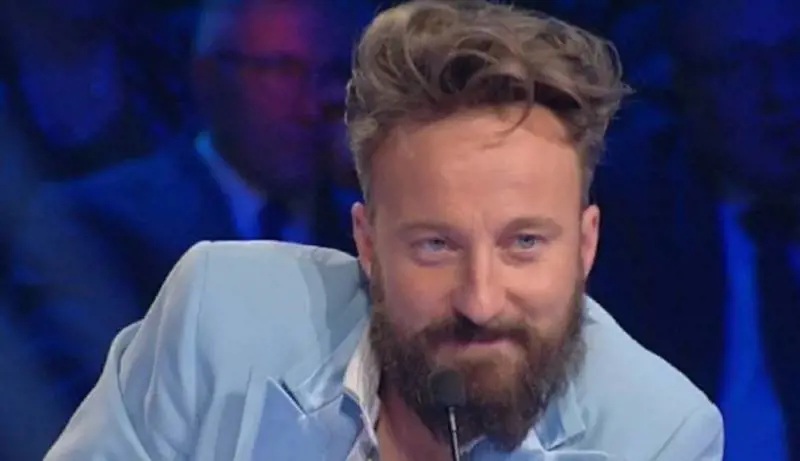 "Piuttosto che parlare di Totti e Blasi rischio il posto". E Facchinetti abbandona lo studio