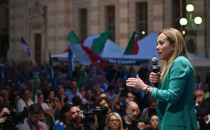 Meloni: "Considero tutti i regimi un male, senza le esitazioni della sinistra"