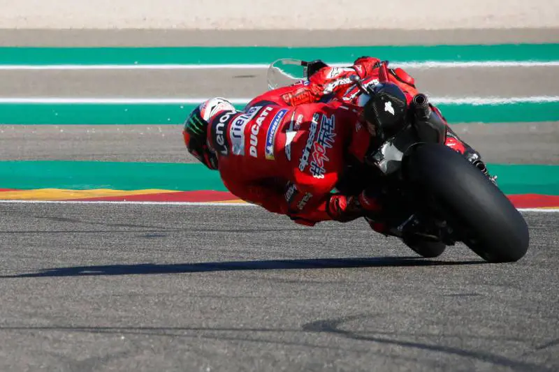 Bagnaia torna in pole e Quartararo trema.  Sa che ha contro un esercito di Ducati