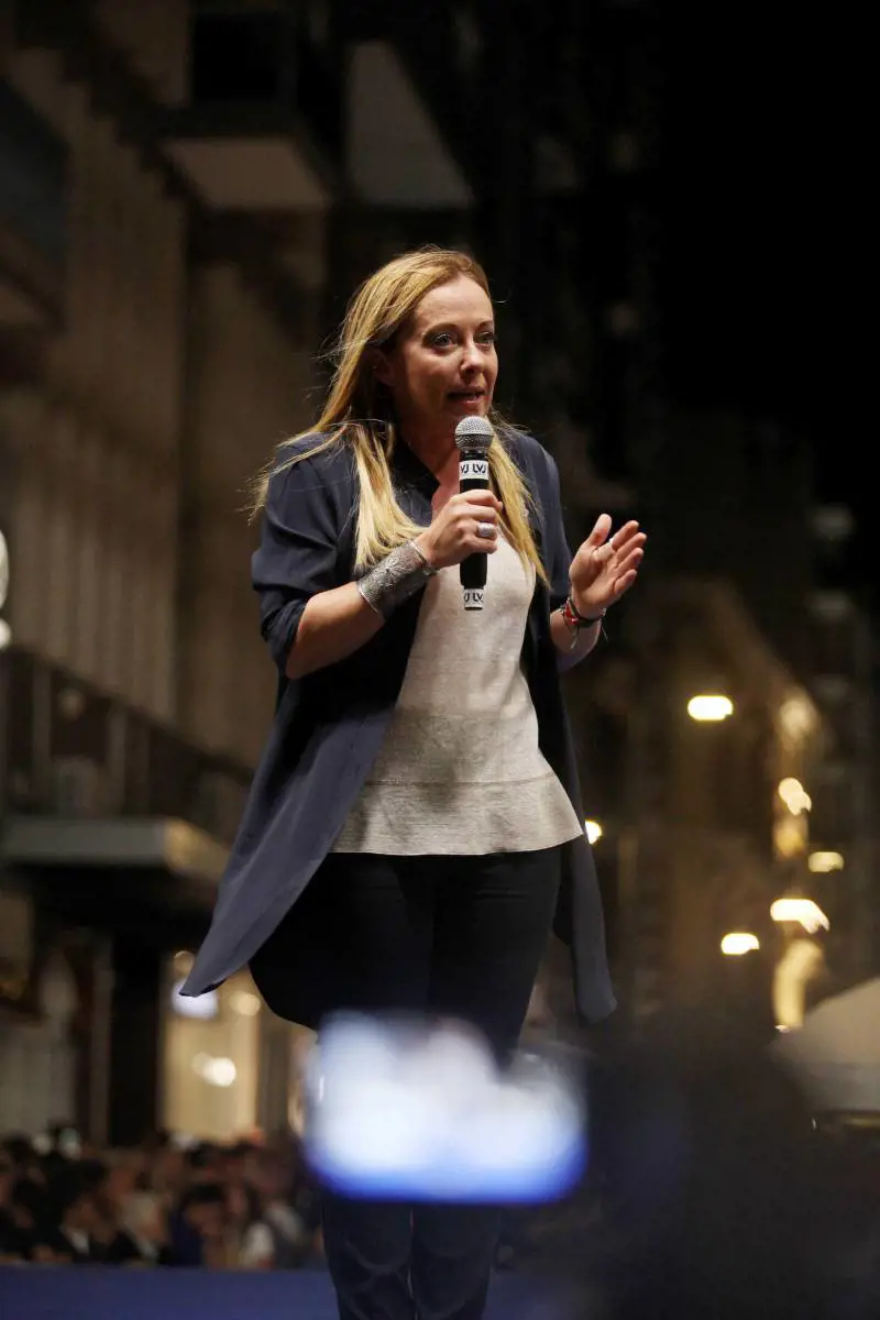 "La sinistra vuole l'incidente...". E la Meloni mette Lamorgese nel mirino