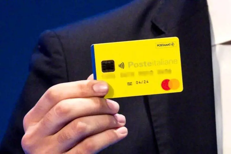 Una card sulla quale viene accreditato il reddito di cittadinanza