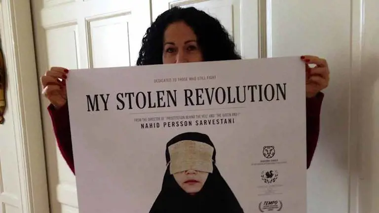 "A Teheran le donne non hanno più paura. Se cade il velo addio al regime degli ayatollah"