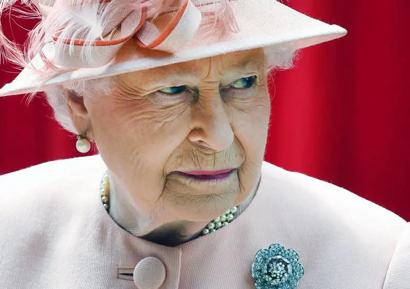 Il testamento, la morte (forse) non improvvisa: gli ultimi misteri sulla Regina