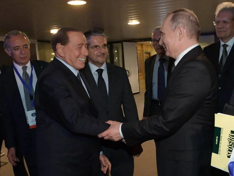 Pizzino da Mosca sul voto. Foto con i leader italiani