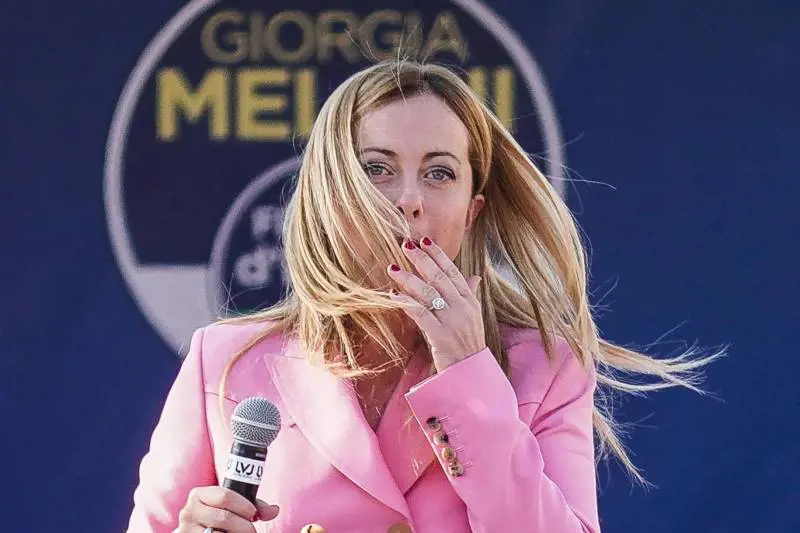 Scocca l'ora di Giorgia. Il lungo cammino dalle ceneri dell'Msi alla stanza dei bottoni. Così ha forgiato una destra moderna