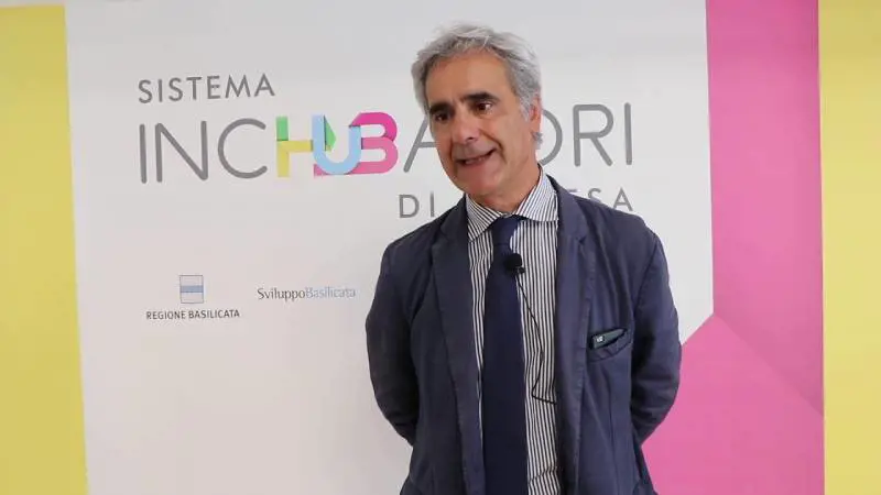 "Giovani e sviluppo scappano dalla burocrazia"