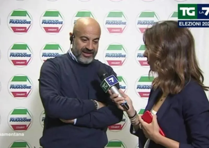 La campagna no vax non funziona: flop di Paragone 
