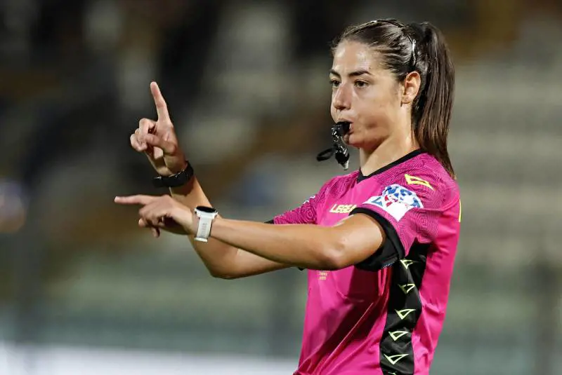 Su Sassuolo-Salernitana splenderà il Sole del primo fischietto donna