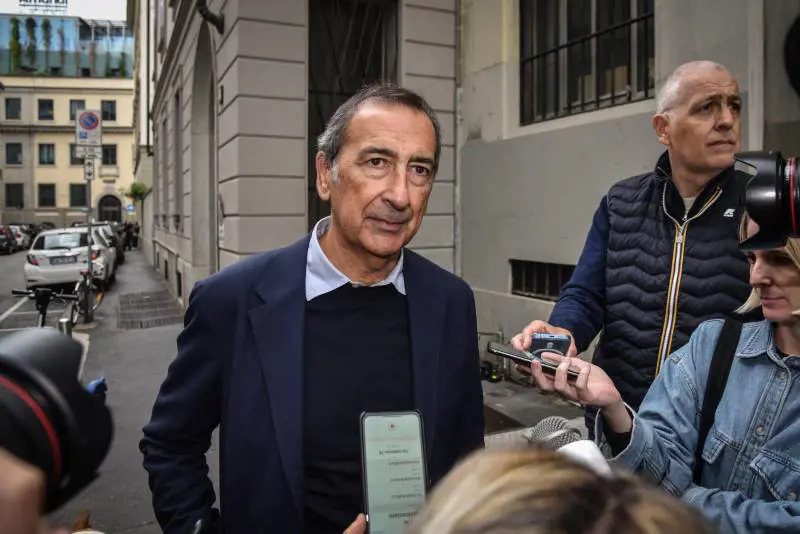 Necrologi degli agenti contro Area B