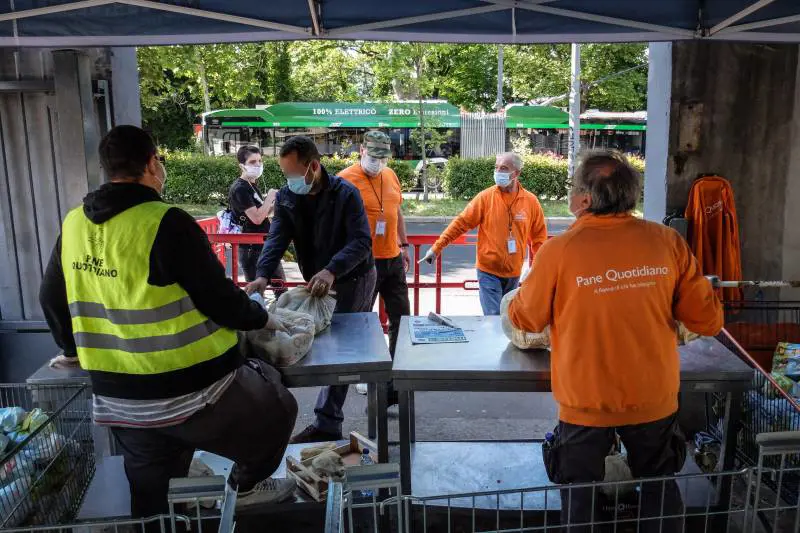 Ora tutti scoprono la povertà. Ma è un'eredità delle crisi degli ultimi anni