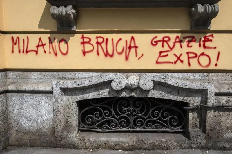 Partecipò a guerriglia contro Expo: arrestato in Francia antagonista 43enne