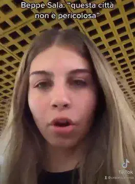 “Isolata e picchiata”. Parla Cristina, aggredita dalle borseggiatrici