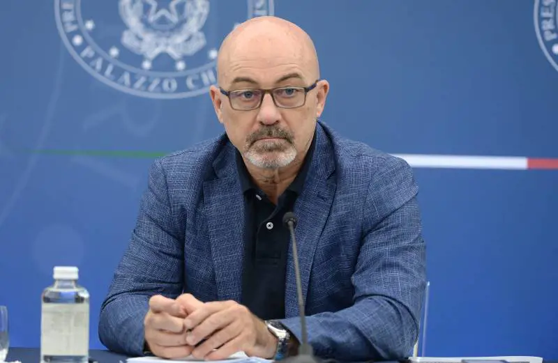 Le eco trivelle di Cingolani per trovare gas: "Senza autonomia schiavi della Cina"