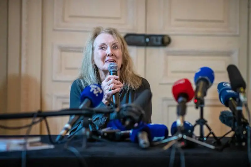 Il Nobel alla scrittrice delle piccole vite. E l’autobiografia si fa universale tra "lotta di classe" e ricerca delle radici