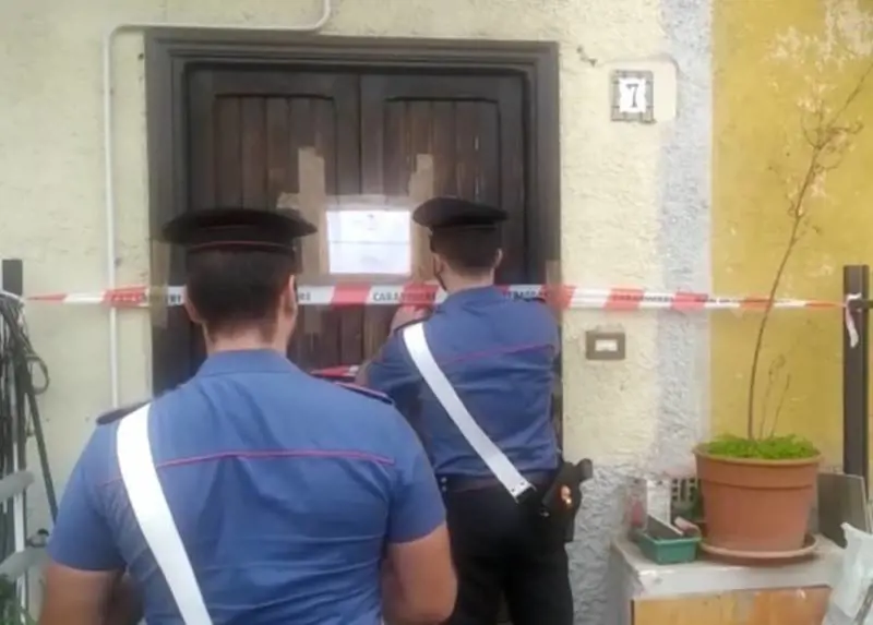 "Mi colpivano col machete e col bastone". L'orrore sull'operaio