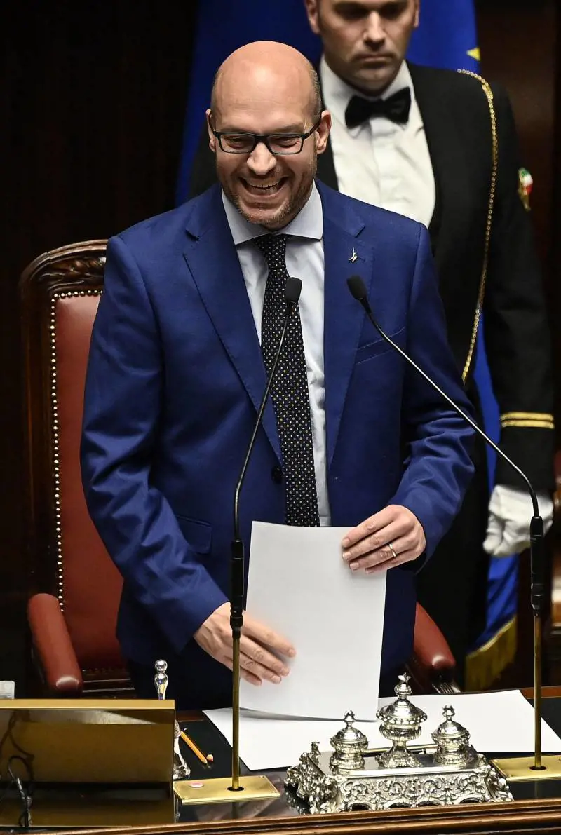 Il Papa, Bossi, la diversità: il primo discorso di Fontana da presidente