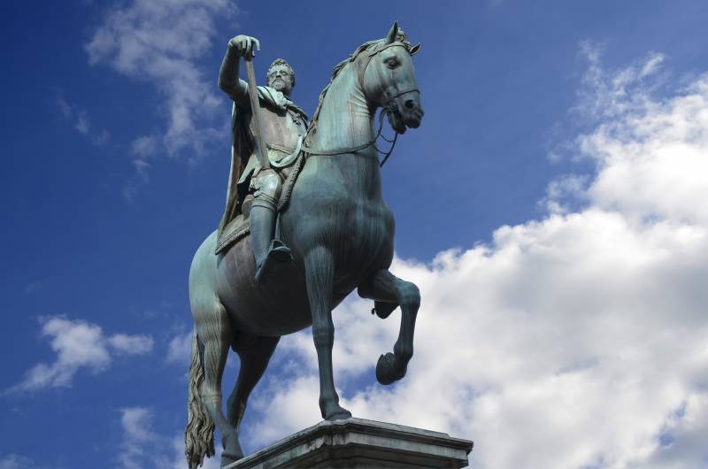Statua di Ferdinando I De' Medici a Firenze